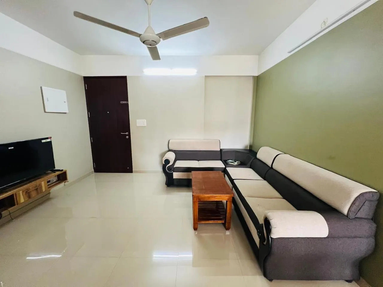 Daire Luxe Oasis Palmgrove Oppo Lulu Mall Thiruvananthapuram
